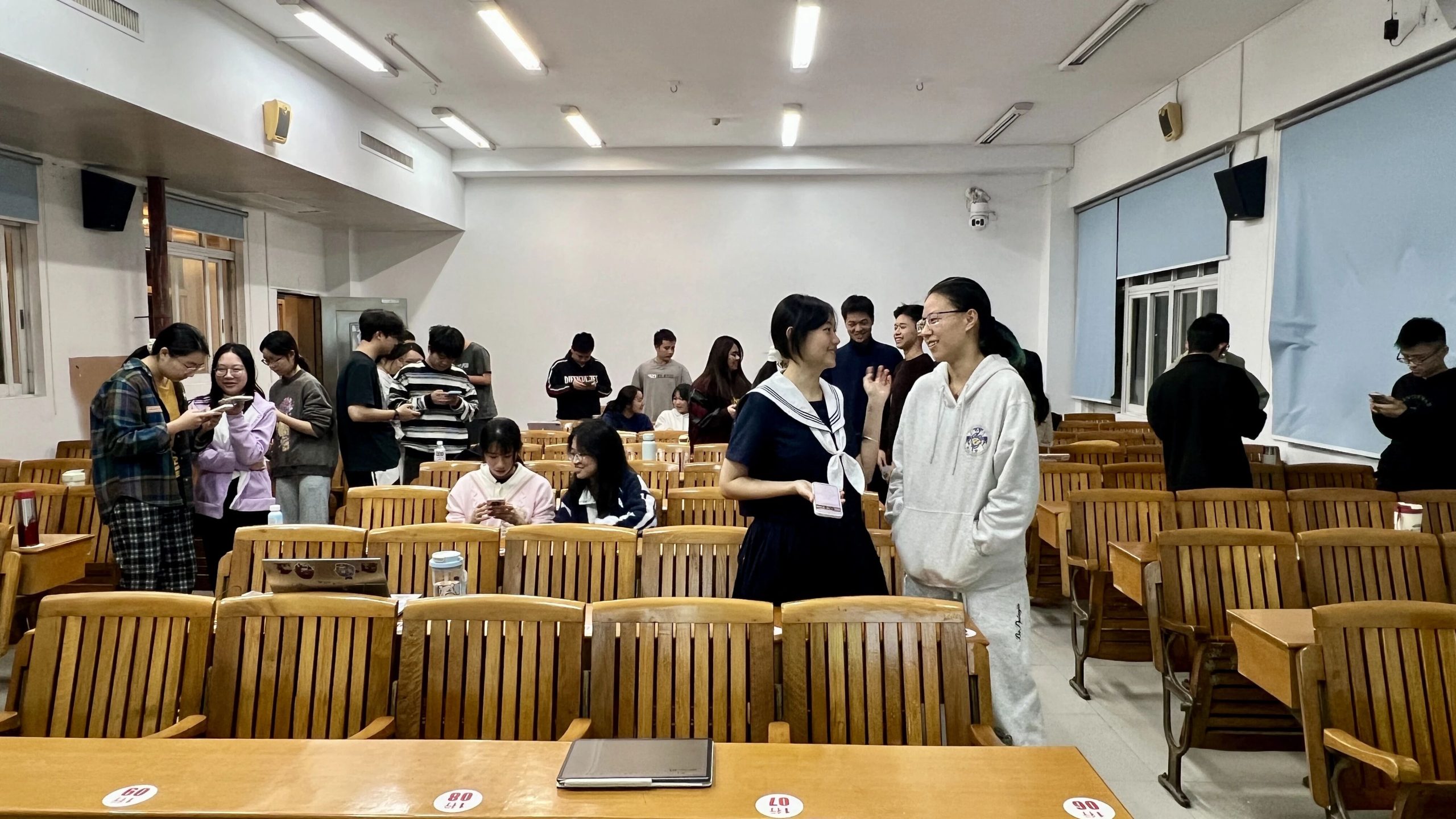 图片[6]-到 2028年，教师会将多少百分比的非人际教师活动（课程计划、评分和家长沟通）常规地委托给人工智能系统？来看看5个大模型-EnglishX